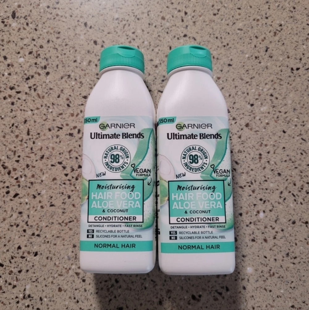 2 Garnier ULTIMATE BLENDS Moisturzing Hair Food Aloe Vera & Coconut Conditioner